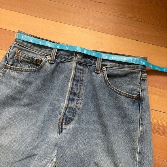 Vintage Levi’s 501 Light Wash Blue Jeans Made in Canada - Picture 7 of 13